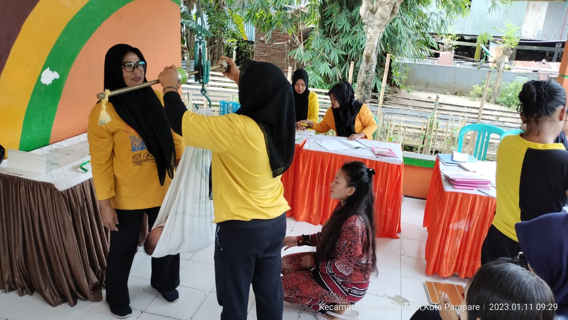 Kegiatan Posyandu di Jln. Keterampilan (Posyandu Cenderawasih 03) dihadiri oleh warga RT 02 RW 02, Tenaga Medis Puskesmas Lumpue, Kader Posyandu Cenderawasih 03, kader Tim Pengerak PKK Cappa Galung, pengurus Kampung KB dan FKS Cappa Galung