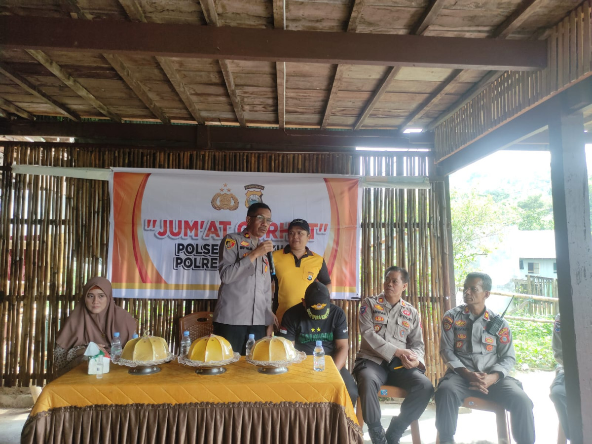 Sosialisasi dan Edukasi Program Curhat Jum'at