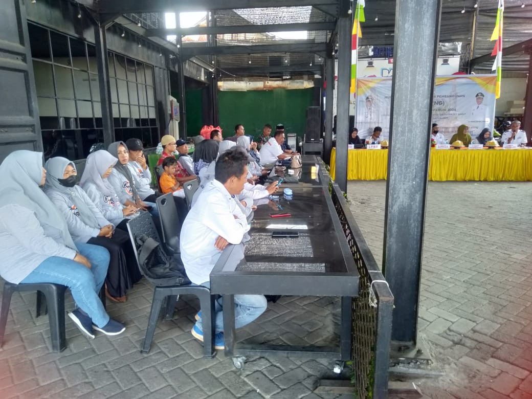 Musrenbang Kelurahan yang dihadiri oleh Camat Bacukiki Barat, Lurah Cappa Galung, Anggota DPRD Parepare, ketua LPMK, ketua RT dan RW, para Stakeholder terkait, Babinkamtibmas, Babinsa, Ketua Kamp. KB "Geddongnge", perwakilan disabilitas