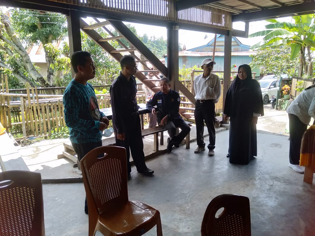 Kunjungan dan Sosialisasi Percepatan Stunting oleh Tim Dinkes Prov. Sulsel, Camat Bacukiki barat, Lurah Cappa Galung, dan Pengurus Kamp. KB "Geddongnge"