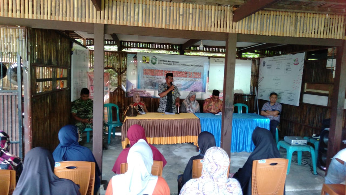 Sosialisasi dan Integrasi Anggaran dihadiri oleh Camat Bacukiki Barat, Lurah, Kabid. Perencanaan PUPR, Babinsa, Ketua LPMK, Pengurus Kamp. KB dan Warga Masyarakat Cappa Galung