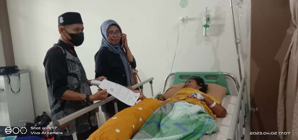 Penyerahan Bantuan BPNT kepada Warga yang Terkena Kanker Payudara