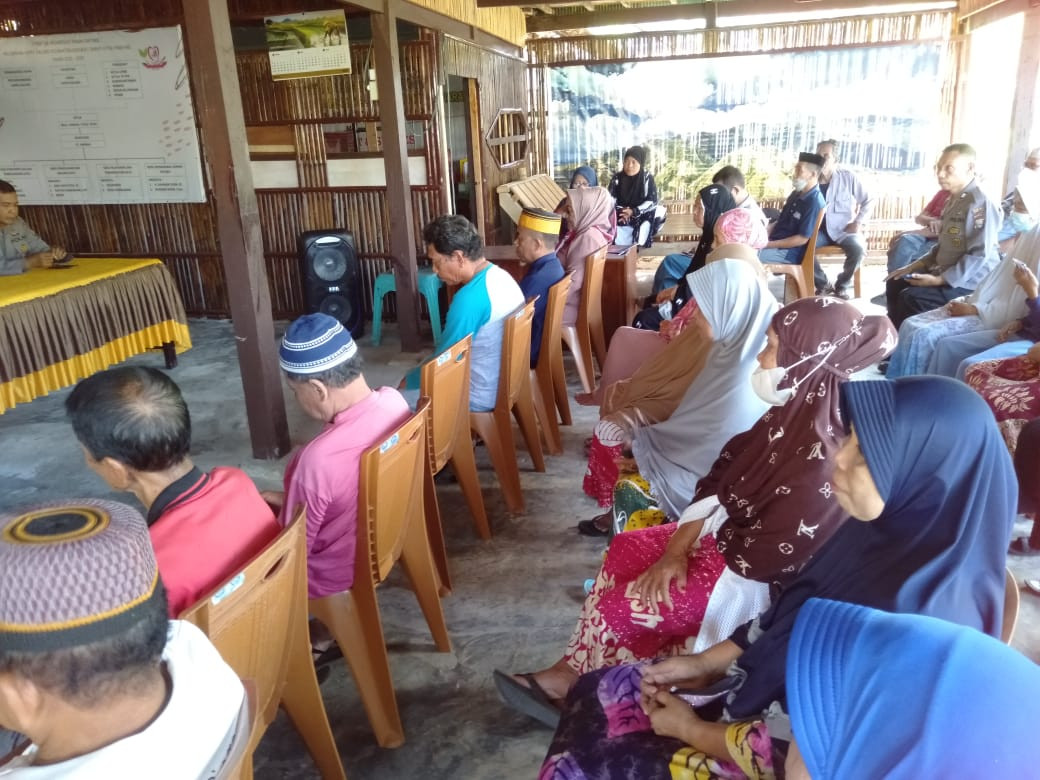 Sosialisasi dan Edukasi Curhat Jum'at yang dilaksanakan oleh Kaplosek Bacukiki beserta Jajarannya, Lurah, Ketua LPMK, Babinkamtibmas, Ketua RT/RW se-kelurahan Cappa Galung, dan Pengurus Kamp. KB "Geddongnge"