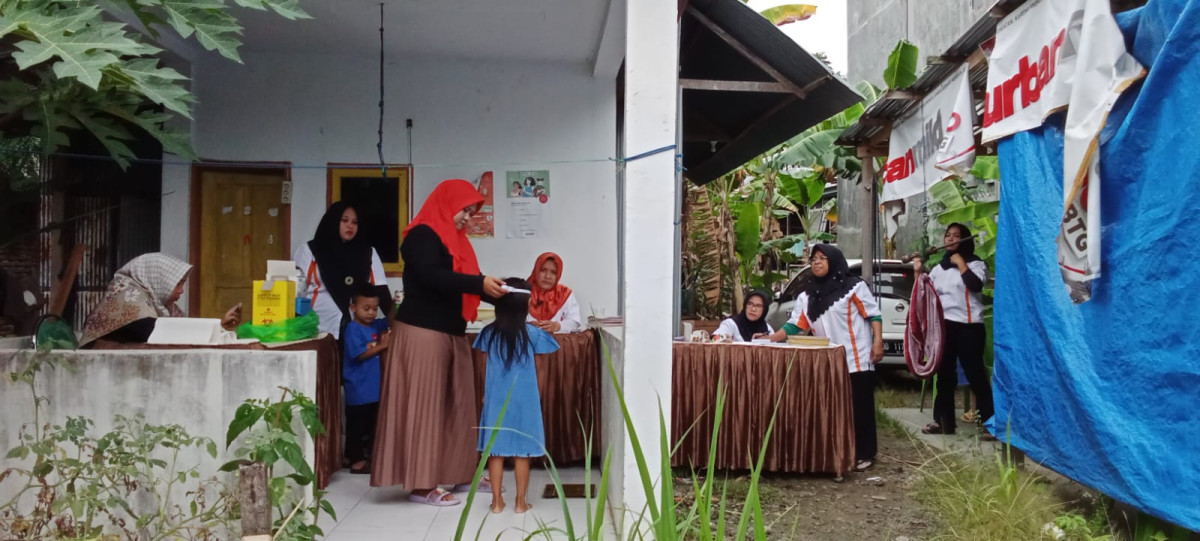 Kegiatan Posyandu di Jln. Pinisi (Posyandu Cenderawasih 6) dihadiri oleh warga RT 01 RW 05, Tenaga Medis Puskesmas Lumpue, Kader Posyandu Cenderawasih 06, kader Tim Pengerak PKK Cappa Galung, pengurus Kampung KB dan FKS Cappa Galung