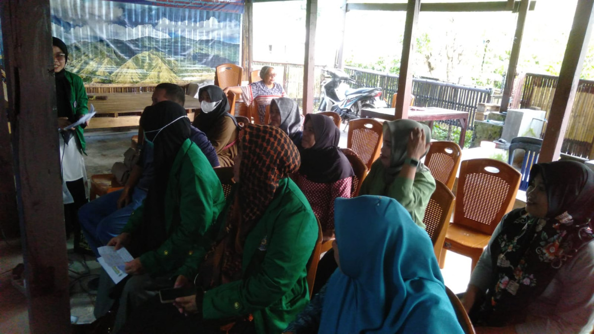 Monitoring Muskel Mahasiswa KKN Institut Ilmu Kesehatan Sidrap dihadiri oleh Lurah, Ketua TP. PKK, Ketua RT dan RW, Ketua FKS, Kader Kamp. KB "Geddongnge" dan Mahasiswa KKN Institut Ilmu Kesehatan Sidrap