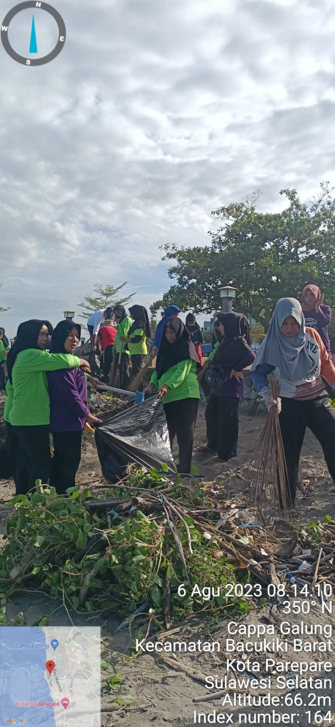 Kerja Bakti di Jln. Mattirotasi RT 01 RW 04 dihadiri oleh Pihak Kelurahan, Ketua LPMK, Pengurus TP PKK, RT/RW 04, Pengurus Kamp. KB "Geddongnge", dan Mahasiswa KKN Tematik UNHAS