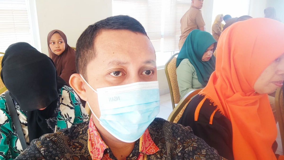 Mengikuti Workshop terkait Fasilitasi dan Pembinaan Kamp. di Jln. Jend. Sudirman yang dihadiri oleh Kabid Perencanaan BKKBN Prov. Sul-Sel, Kadis BKKBN kota Parepare, Kabid Perencanaan BKKBN Parepare, serta para pengurus Kamp. KB se-kota Parepare