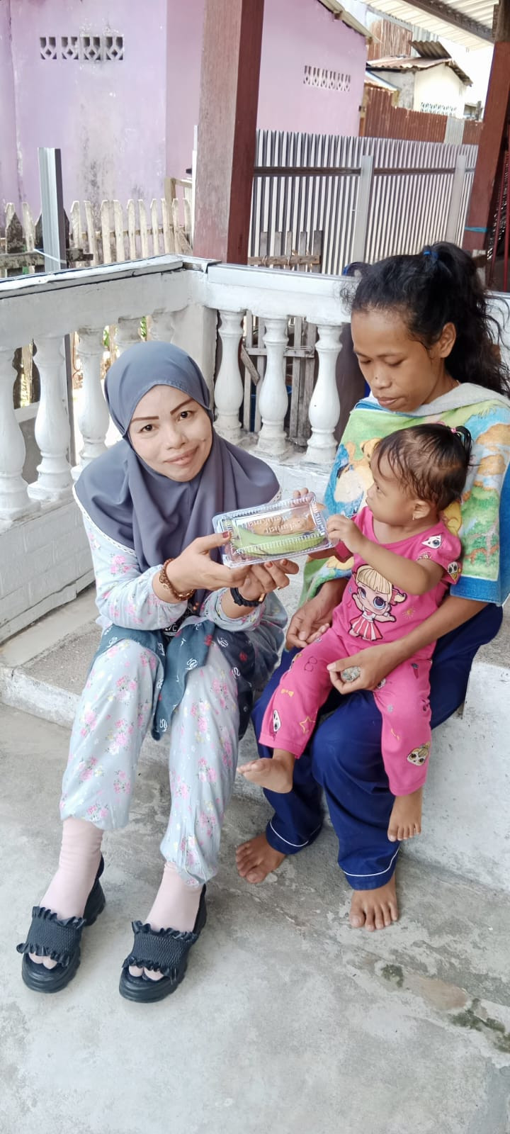 Melaksanakan DASHAT kepada Bumil KEK dan Baduta/Balita Berisiko & Stunting di Wilayah RT 03 RW 03 oleh Kader Posyandu Cenderawasih 5, TP. PKK Cappa Galung, OP