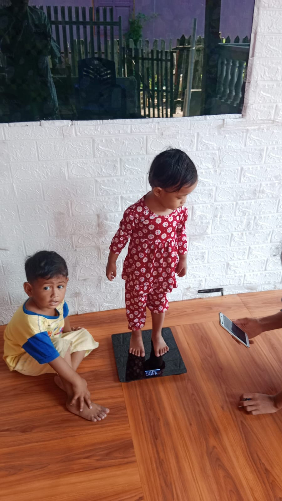 Melaksanakan DASHAT kepada Bumil KEK dan Baduta/Balita Berisiko & Stunting di Wilayah RT 03 RW 03 oleh Kader Posyandu Cen