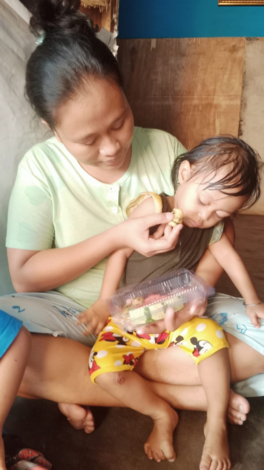 Melaksanakan DASHAT kepada Bumil KEK dan Baduta/Balita Berisiko & Stunting di Wilayah RT 03 RW 03 oleh Kader Posyandu Cenderawasih 5, TP. PKK Cappa Galung, OPD KB Cappa Galung, Pengurus Kamp. KB "Geddongnge"