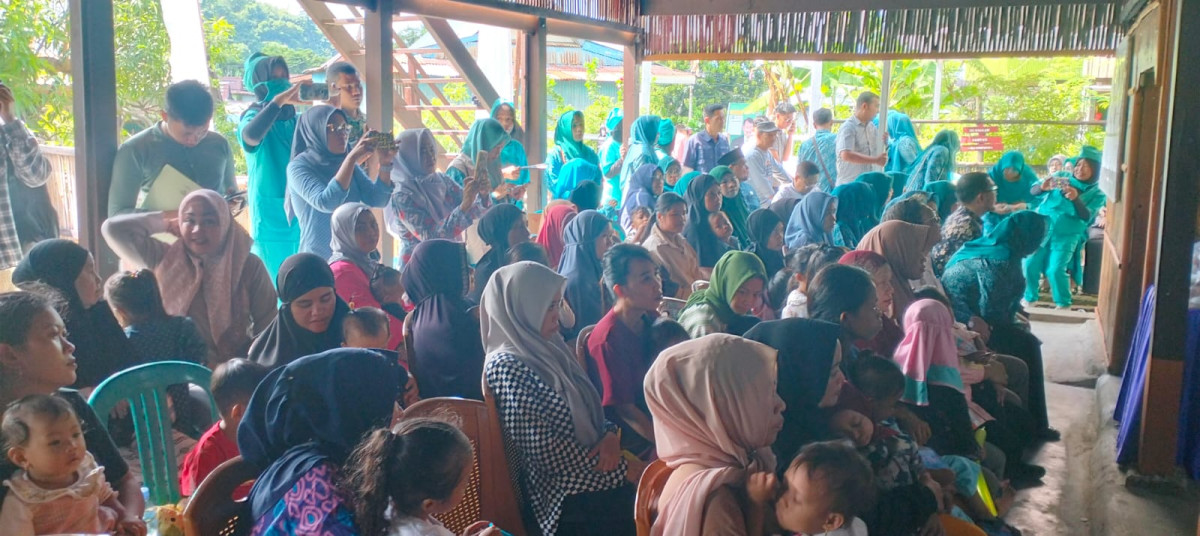Mengikuti Launching Rumah Gizi yang dibuka dan diresmikan oleh Pj. Walikota Parepare dan jajarannya bersama Camat Bacubar, Lurah Capgal dan Pengurus Rumah Gizi dan Kamp. kB "Geddongnge"