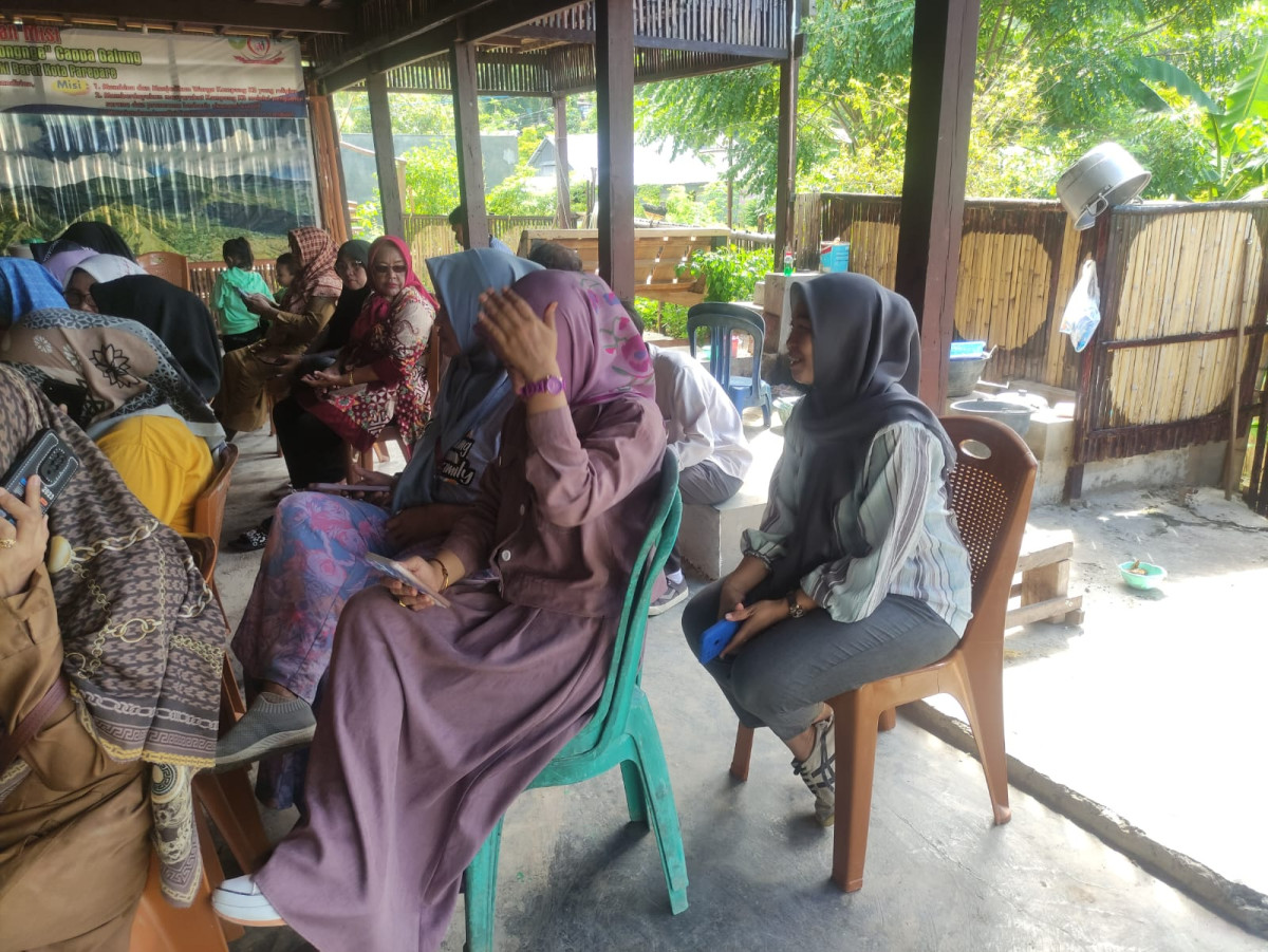 Penguatan Akses Layanan yang dihadiri oleh Lurah, Babikamtibmas, Kabdi DP3A, Ketua YLP2EM, OPD KB Cappa Galung, pengurus KK "Kartini" dan Pengurus Kamp. KB "Geddongnge"