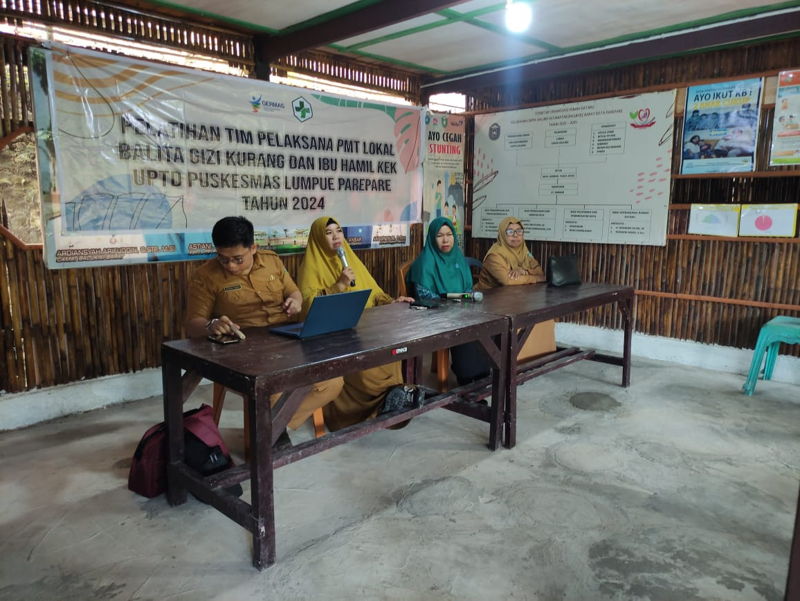 Mengikuti Pelatihan PMT Lokal untuk Baduta Stunting dan Gizi Kurang maupun Buruk