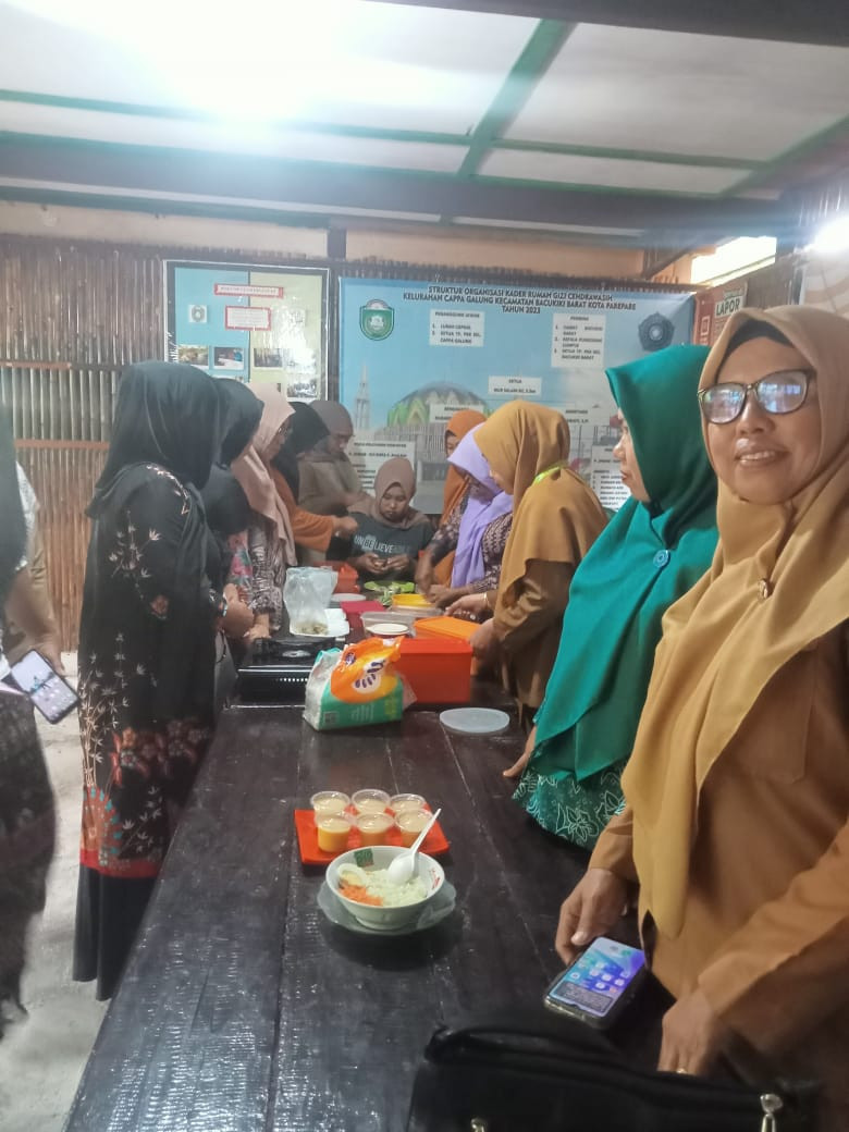 Mengikuti Pelatihan Pembuatan PMT Lokal yang dihadiri oleh Kasi Kesra, Kepala UPTD Puskesmas Lumpue, Koordinator Gizi, Ketua PKK Cappa Galung, Bidan Kelurahan, Kader Rumah Gizi dan Kamp. KB "Geddongnge"
