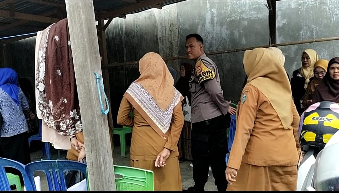 Pelayanan KB Serentak yang dihadiri oleh Kadis PPKB Parepare, OPD KB Cappa Galung, Kasi Kesra Cappa Galung, Bidan Kelurahan, Babikamtibmas, Kader Posyandu, Rumah Gizi,  Kamp. KB "Geddongnge" beserta warga masyarakat
