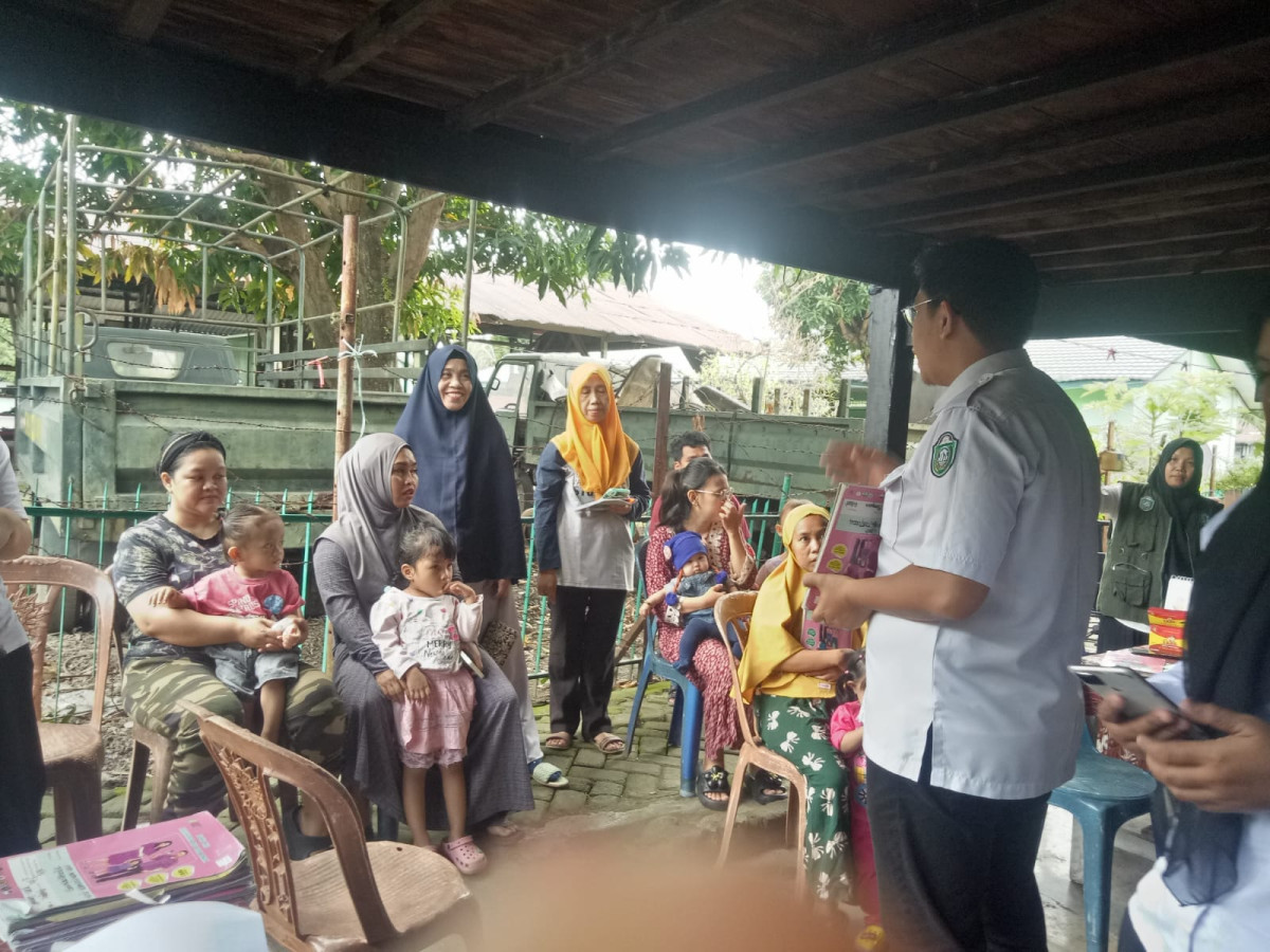 Monitoring Kegiatan Posyandu Cenderawasih 4 yang dihadiri oleh Ketua TP. PKK, Tenaga Kesehatan UPTD Puskesmas Lumpue, Ketua RT dan RW 03, Kader Posyandu,  OPD KB Cappa Galung dan Pengurus Kamp. KB "Geddongnge" beserta warga masyarakat