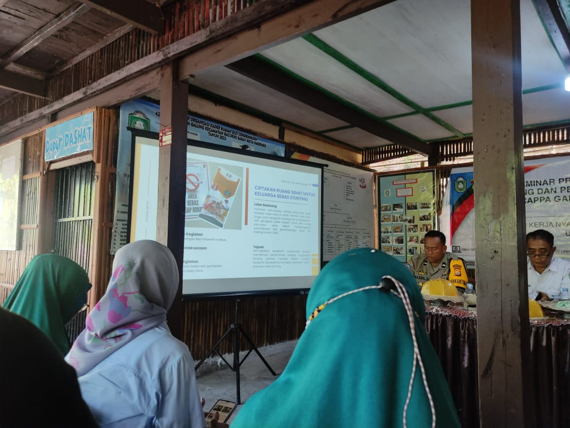 Pemberian Edukasi terkait MPASI guna Pencegahan dan Penanganan Stunting yang dihadiri oleh Lurah, PPKB, Kader Posyandu, Nakes UPTD Puskesmas Lumpue, Kader Kamp. KB, Mahasiswa KKN UNHAS dan warga masyarakat