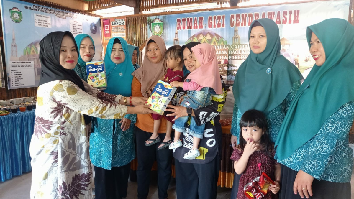 Mengikuti Kegiatan Bina Keluarga Balita (BKB)