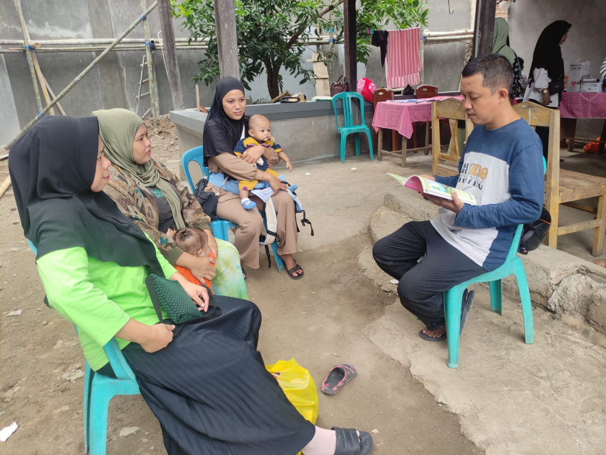 Pemberian KIE kepada Ibu dan Keluarga Baduta terkait Kesehatan Reproduksi guna Penanganan Stunting