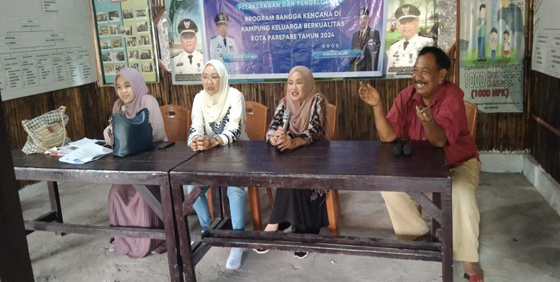 Melaksanakan Kegiatan DASHAT di Jln. Keterampilan RT 01 RW 02 oleh Penyuluh KB, Kader Rumah Giziku dan Pengurus Kamp. KB "Geddongnge"