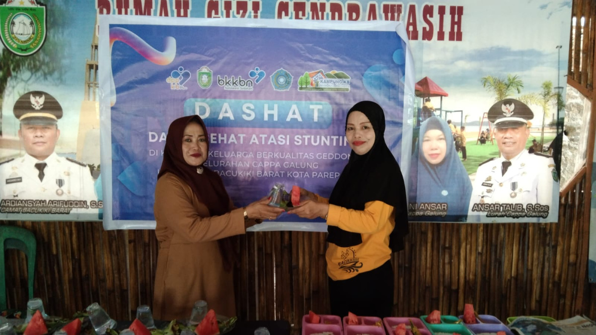 Melaksanakan Kegiatan PMT DASHAT untuk Baduta/Balita Stunting di Jln. Pinisi RT 02 RW 03 oleh Penyuluh KB, Kader RUmah Giziku dan Pengurus Kamp. KB "Geddongnge"