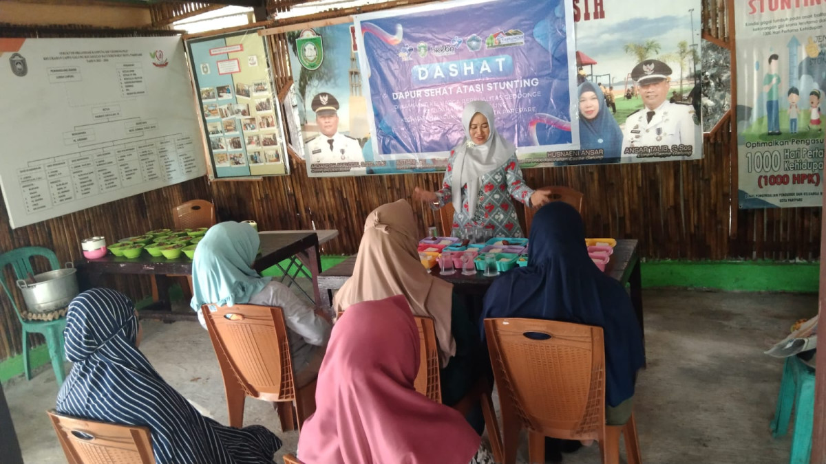 Melaksanakan Kegiatan DASHAT untuk Baduta/Balita Stunting di Jln. Keterampilan RT 01 RW 02 oleh Penyuluh KB, Kader Rumah Giziku, dan Pengurus Kamp. KB "Geddongnge"