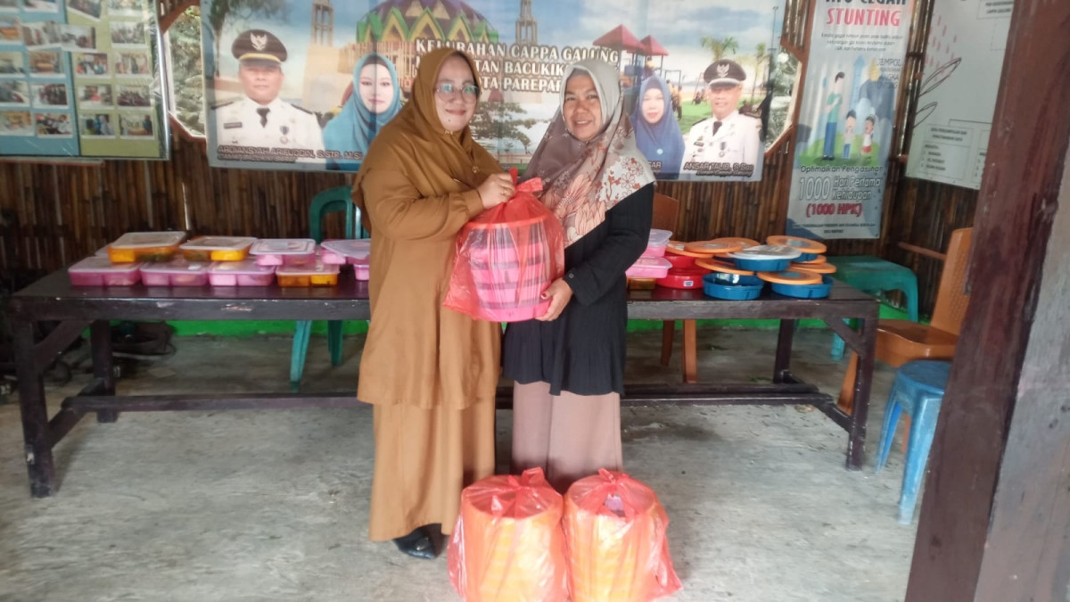 Melaksanakan Kegiatan PMT DASHAT untuk Baduta/Balita Stunting di Jln. Keterampilan RT 01 RW 02 oleh Penyuluh KB, Kader Rumah Gizi dan Pengurus Kamp. KB "Geddongnge"