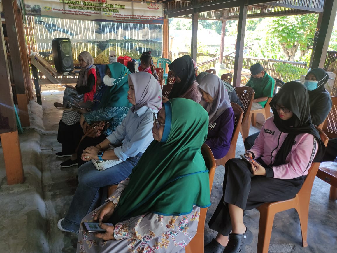 Melaksanakan Rapat Koordinasi di Jln. Keterampilan RT 01 RW 02 oleh Penyuluh KB, Ketua TP. PKK Capgal dan Pengurus Kamp. KB "Geddongnge"