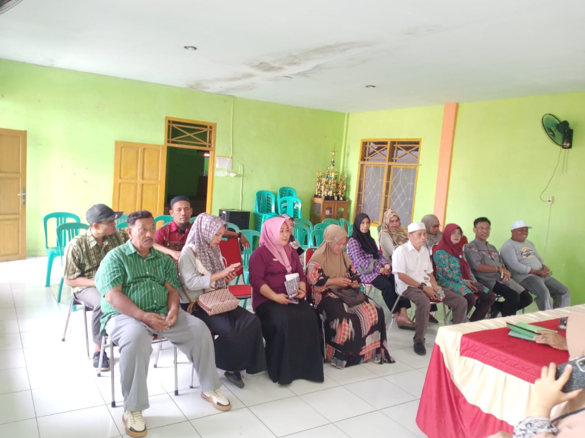 Mengikuti Kegiatan Pra Musrenbang oleh Lurah, Ketua LPMK, Ketua RT & RW se-kelurahan Cappa Galung, Kader Posyandu, dan Kader Kamp. KB "Geddongnge"