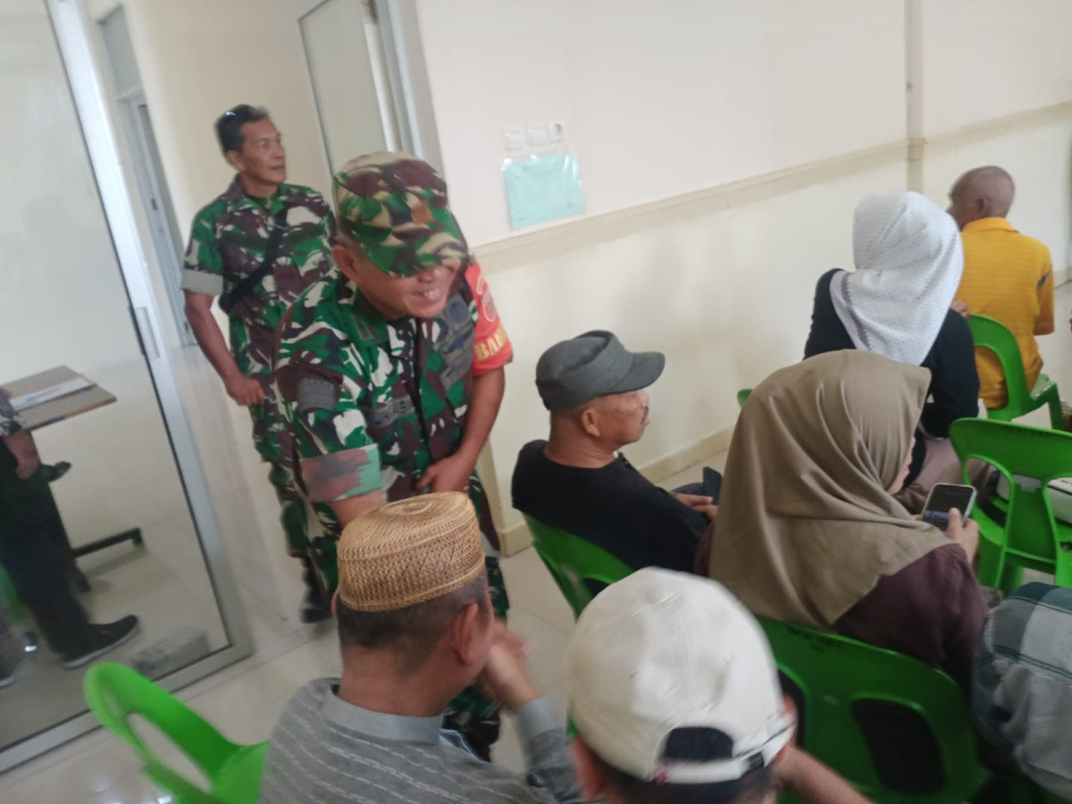 Mengikuti Rapat Koordinasi Kamtibmas di Jln. Chalik (Aula Kantor Kec. Bacubar) oleh Camat, Lurah, Danramil, Kapolsek Bacukiki, ketua LPMK, dan ketua RT/RW se-kecamatan Bacukiki Barat