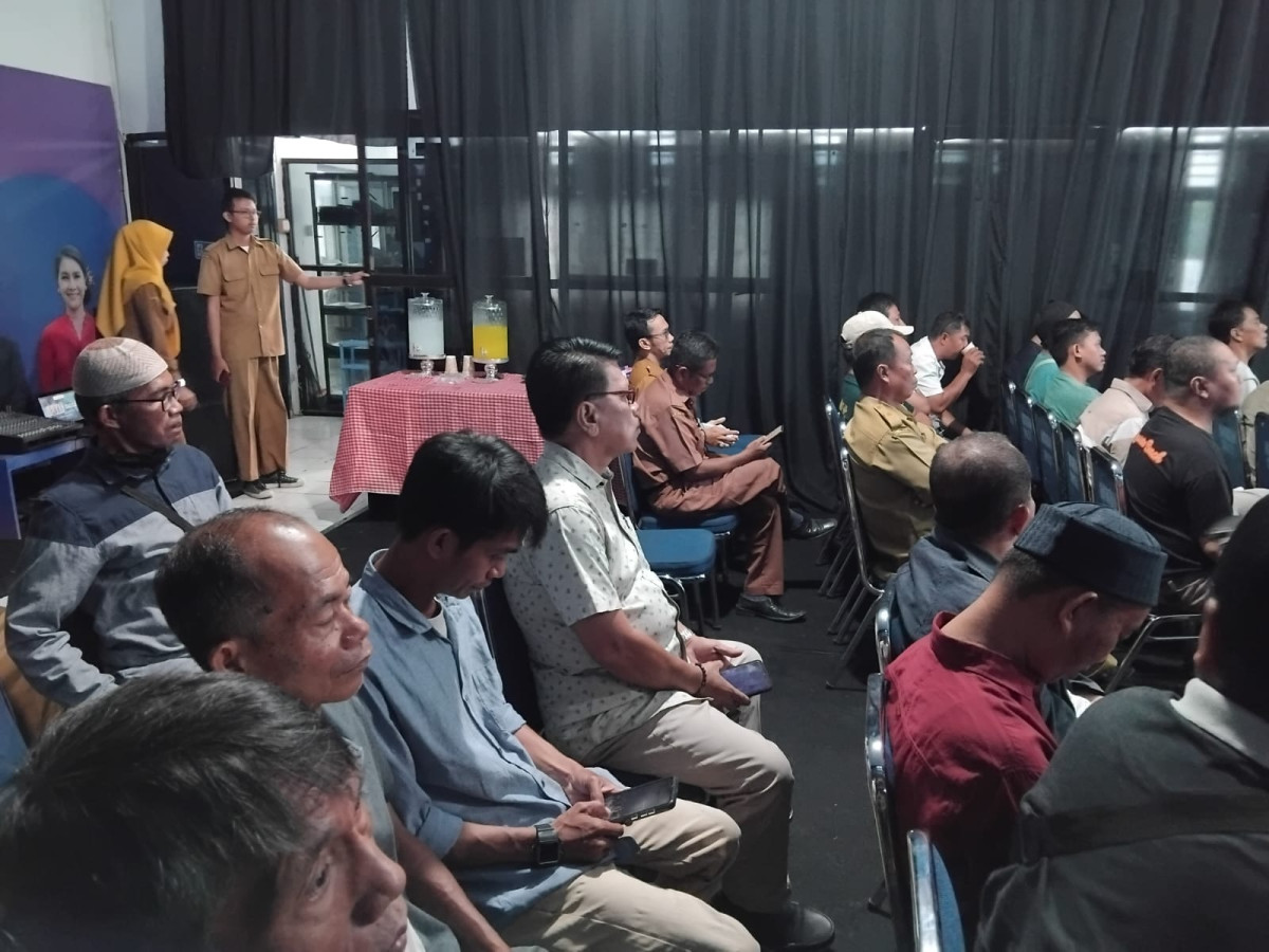 Mengikuti Launching GATI yang dihadiri oleh Kadis BKKBN, Kabid Pengendalian Penduduk, Perwakilan DP3A, Pengurus Kamp. KB, dan orang tua