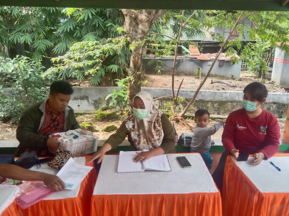 Melaksanakan Kegiatan Lansia Sehat melalui Program Lansia Berdaya (SIDAYA) oleh Nakes UPTD Puskesmas Lumpue, OPD KB, Kader Lansia, BKL, kader Posyandu, Pengurus Kamp. KB "Geddonge" dan para Lansia