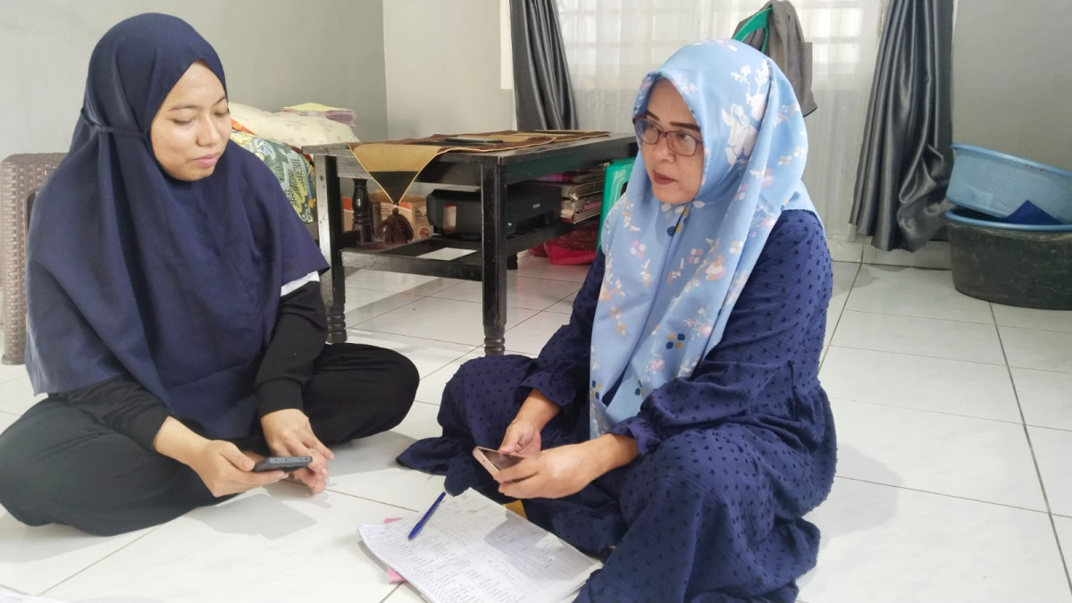 Screening Kesehatan Calon Pengantin di Wilayah RW 01 oleh bidan Kelurahan, Kader TPK, Pengurus kamp. KB "Geddongnge" dan Calon Pengantin