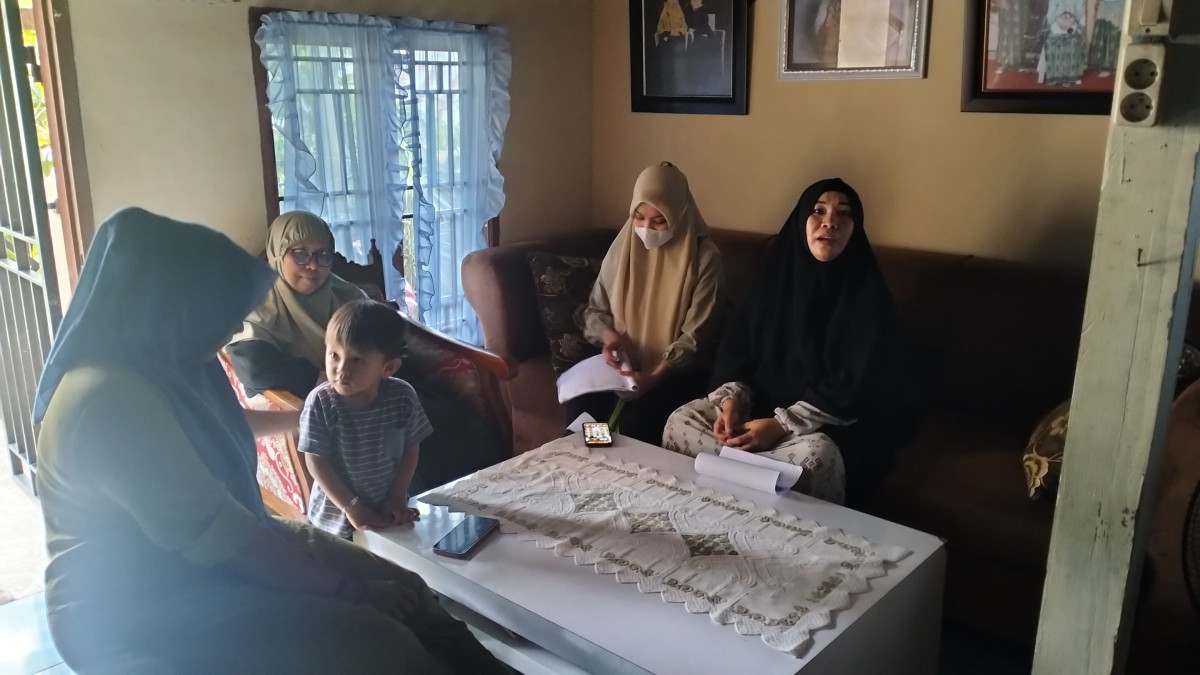 Screening Kesehatan Calon Pengantin di Wilayah RW 01 oleh bidan Kelurahan, Kader TPK, Pengurus kamp. KB "Geddongnge" dan Calon Pengantin