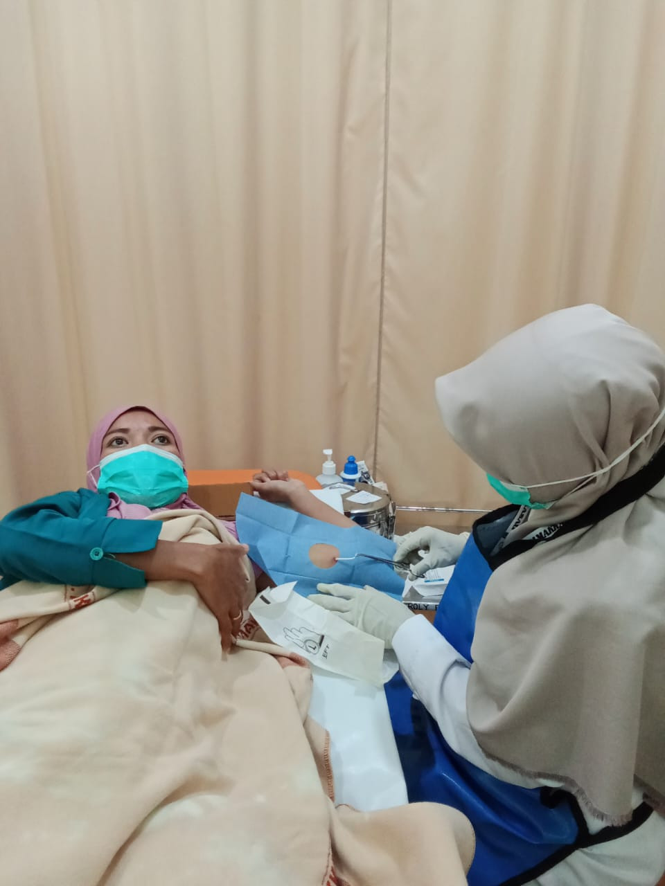 Pendampingan Pemasangan KB Implant oleh Penyuluh KB, Kader Sub PPKBD, Pengurus Kamp. KB "Geddongnge" dan Calon Akseptor