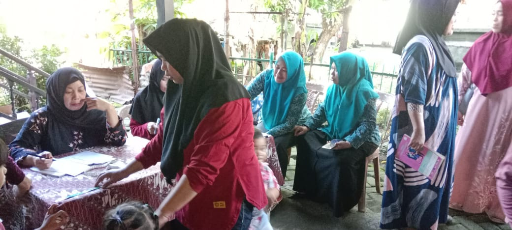 Melaksanakan Posyandu Baduta/Balita