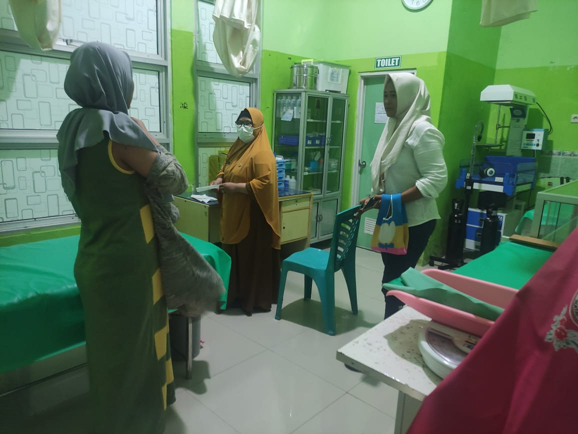 Melakukan Pendampingan oleh Penyuluh KB, Bidan Kelurahan, Kader Sub PPKB, Pengurus Kamp. KB "Geddongnge" serta warga