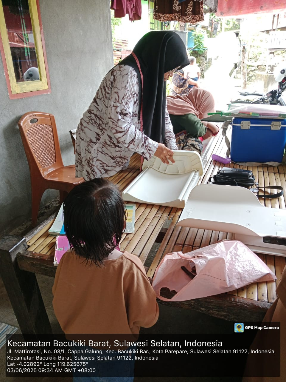 Mengikuti Kegiatan Posyandu oleh Nakes UPTD Puskesmas Lumpue, Bidan kelurahan, OPD KB, Kader PKK, Kader Posyandu dan Pengurus Kamp. KB "Geddongnge" serta Sasaran