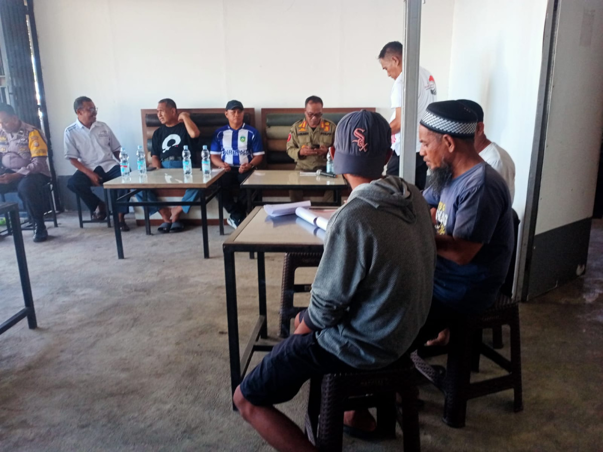 Rapat Koordinasi Penataan PantaiKu oleh Lurah, Bhabinkamtibmas, RT dan RW, Kelompok Nelayan dan Pengurus Kamp. KB "Geddongnge"