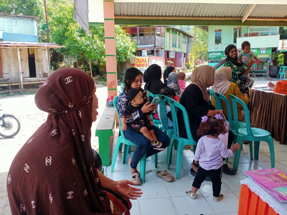 Mengikuti Kegiatan Posyandu oleh Nakes UPTD Puskesmas Lumpue, Bidan kelurahan, OPD KB, Kader PKK, Kader Posyandu dan Pengurus Kamp. KB "Geddongnge" serta Sasaran