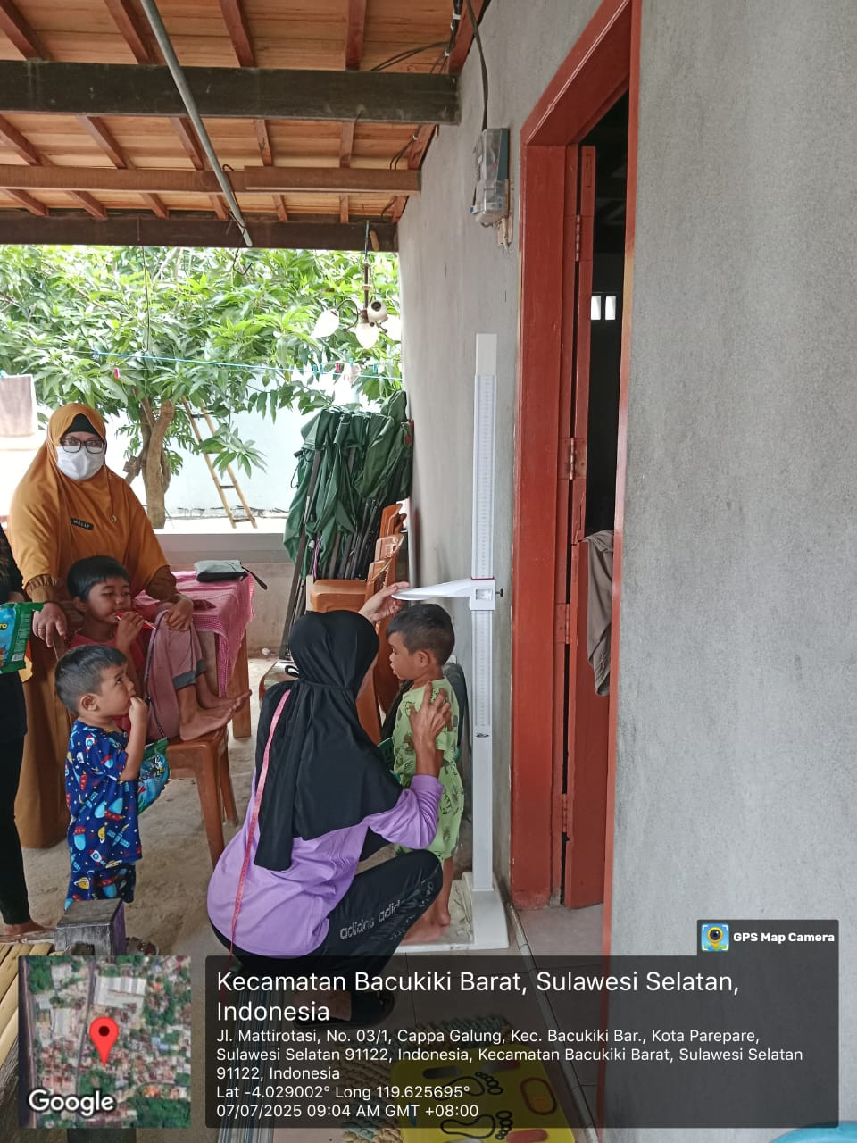 Melaksanakan Kegiatan Posyandu oleh Nakes UPTD Puskesmas Lumpue, Bidan Kelurahan, OPD KB, Kader Posyandu, Pengurus Kamp. KB "Geddongnge" dan Sasaran
