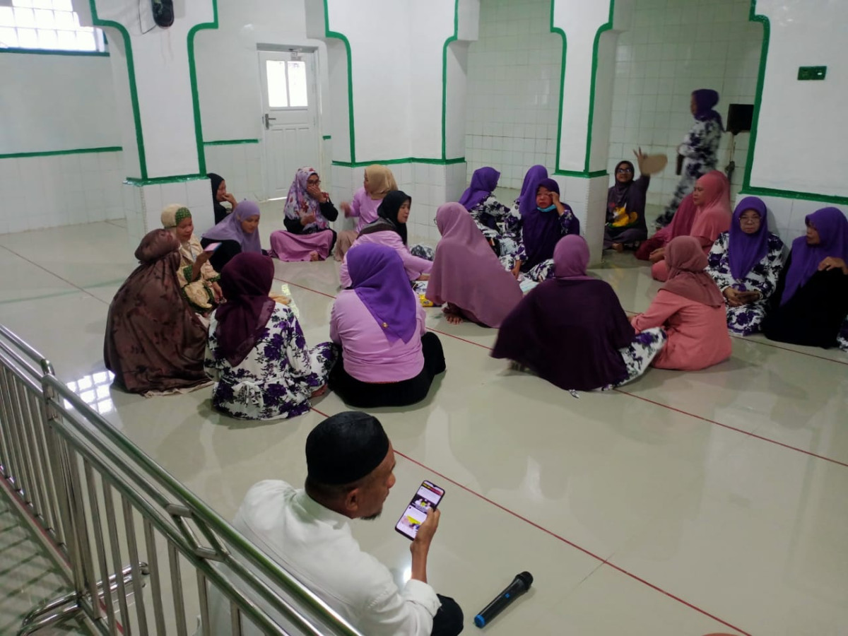 Melakukan Dialog Keagamaan di Masjid Anna-Dzafah