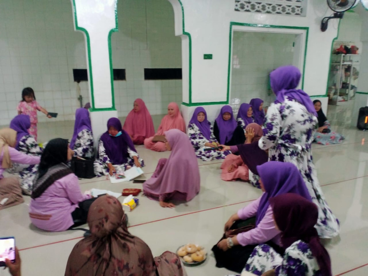 Melakukan Dialog Keagamaan oleh Imam Masjid, Majelis Taklim Anna-Dzafah, dan Pengurus Kamp. KB "Geddongnge"