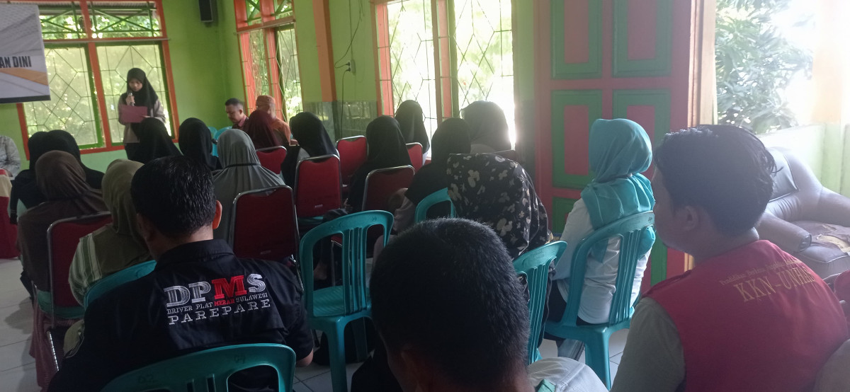Melaksanakan Penyuluhan Hukum KDRT oleh Kadis DP3A, Kanit PPA Polres Parepare, Lurah, Ketua Tp. PKK Cappa Galung, Pengurus Kamp. KB "Geddongnge" dan peserta penyuluahn