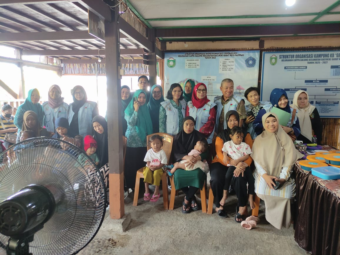 Monev Aksi Stop Stunting oleh Tim Prov. Sulsel ASS, Sekdis Dinas Kesehatan Parepare, Kepala UPTD Puskesmas Lumpue, Kader Rumah Giziku, Pengurus Kamp. KB "Geddongnge"