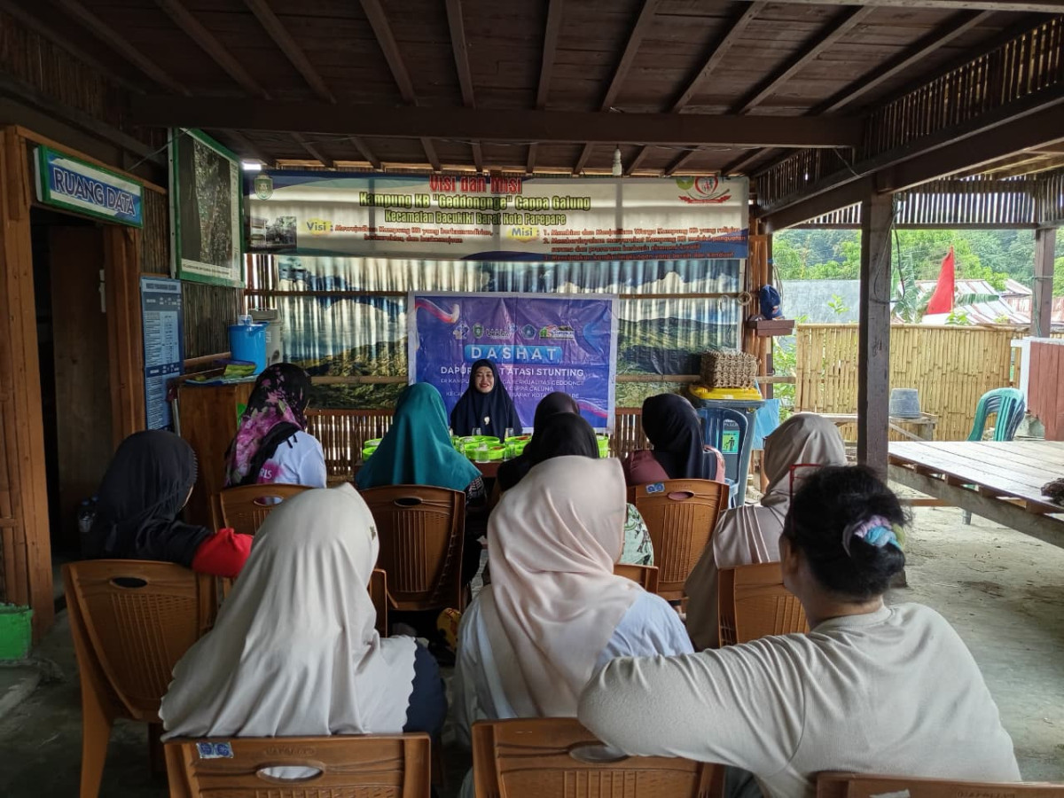 Melaksanakan PMT DASHAT untuk Keluarga Berisiko Stunting