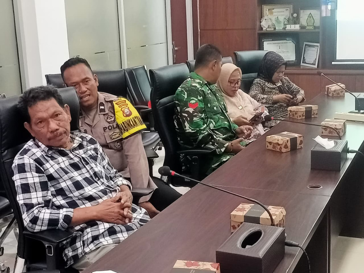 Rapat Koordinasi Terkai Rencana Pembuatan Beton antara Pihak Kelurahan, BPJS Kesehatan Parepare, Pengurus Kamp. KB "Geddongnge" dan Pemilik Lahan