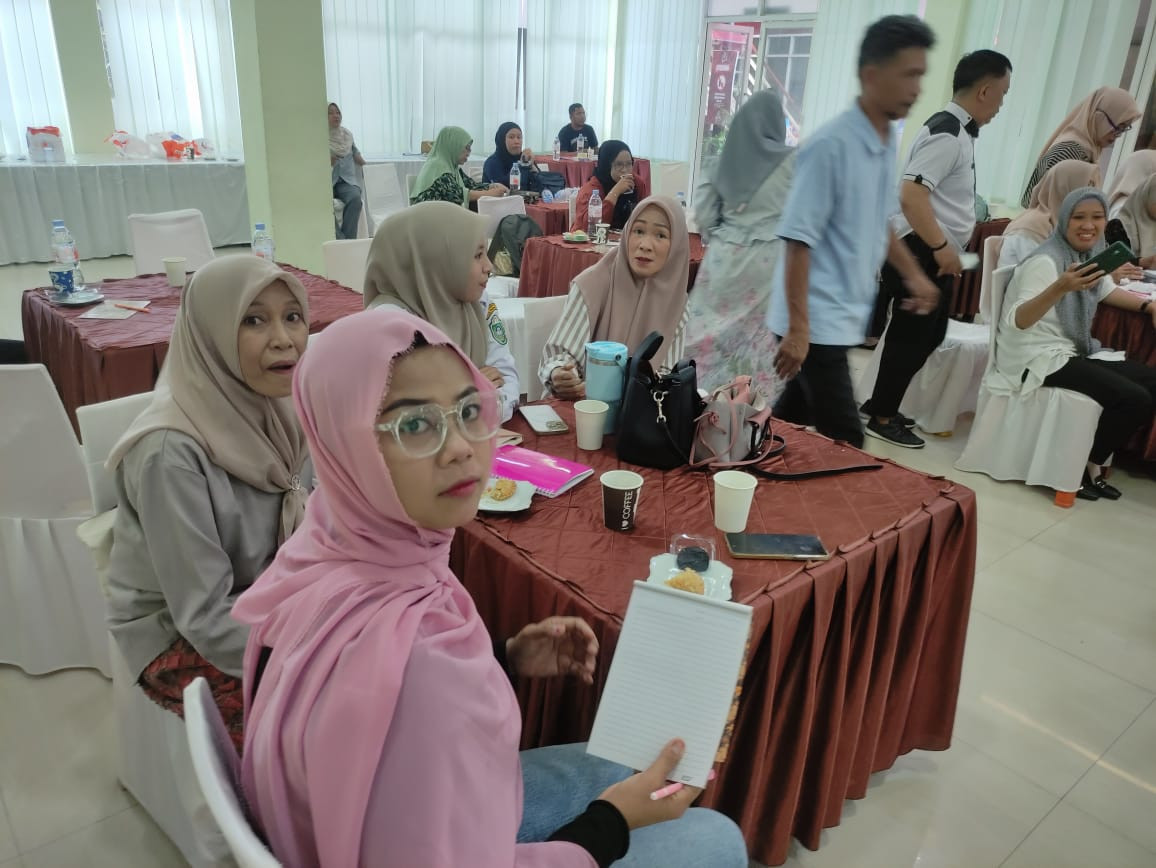 Mengikuti Workshop Penguatan Kelembagaan Terkait Isu Perubahan Iklim di kota Parepare