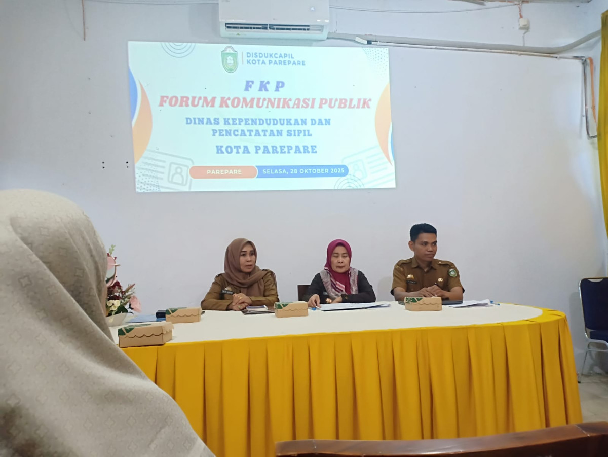 Mengikuti Konsultasi Publik terkait Pelayanan Administrasi Kependudukan