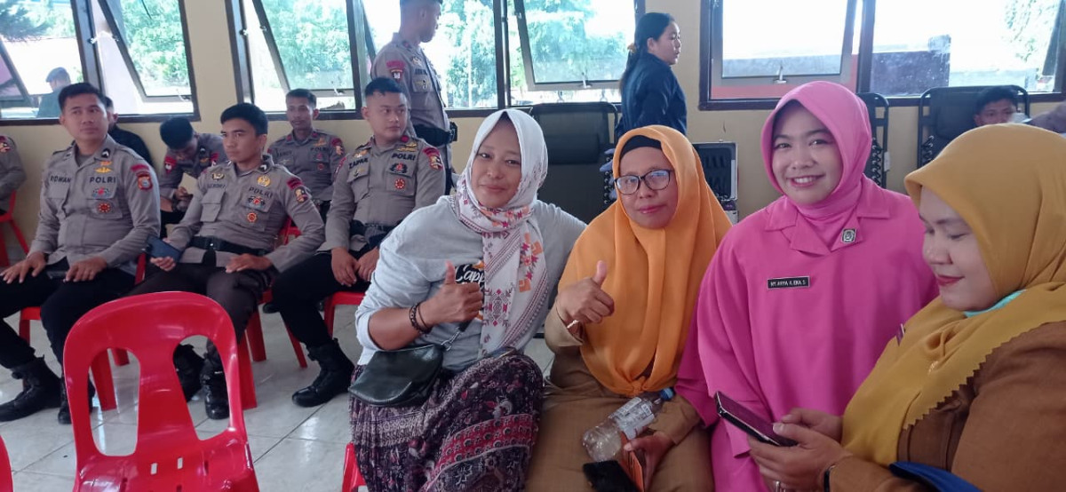 Mengikuti Donor Darah di HUT Brimob ke-80 oleh Seluruh jajaran Petugas Kepolisian di Parepare, Kader Kampung KB "Geddongnge" dan Pendonor Lainnya